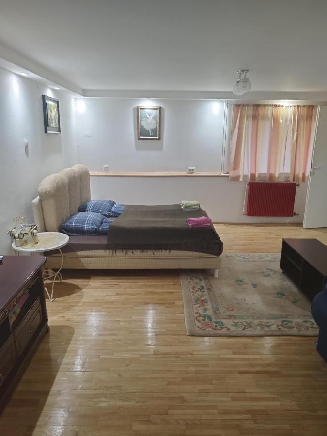 Goksi Apartment Subotica Esterno foto